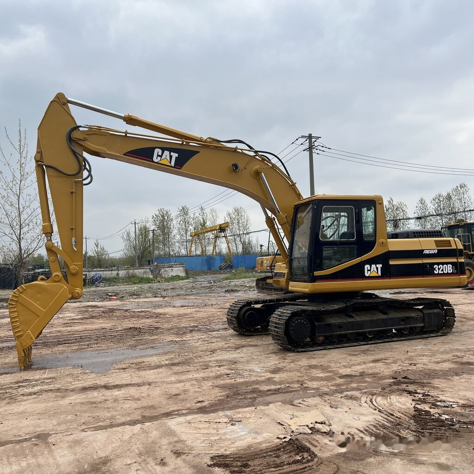 Caterpillar 320BL - Excavadora de cadenas: foto 1 Caterpillar 320BL - Excavadora de cadenas: foto 1