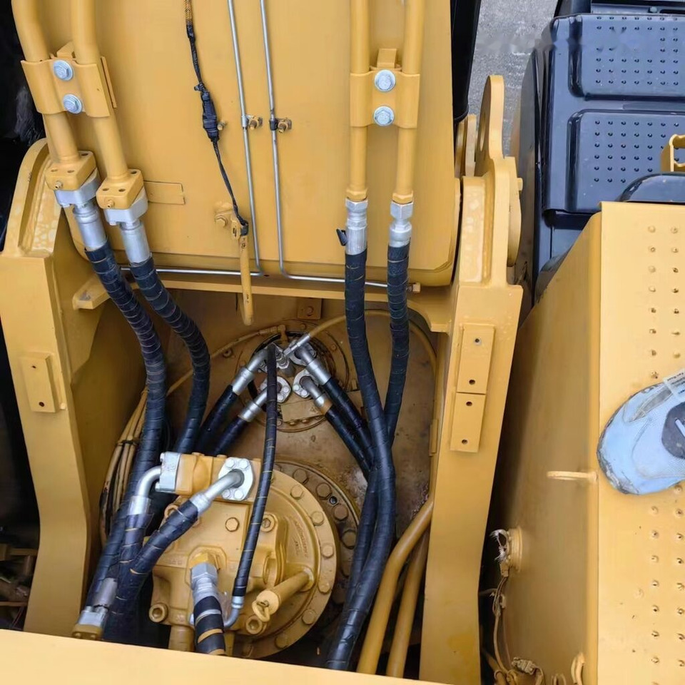 Excavadora de cadenas Caterpillar 330D2L: foto 10