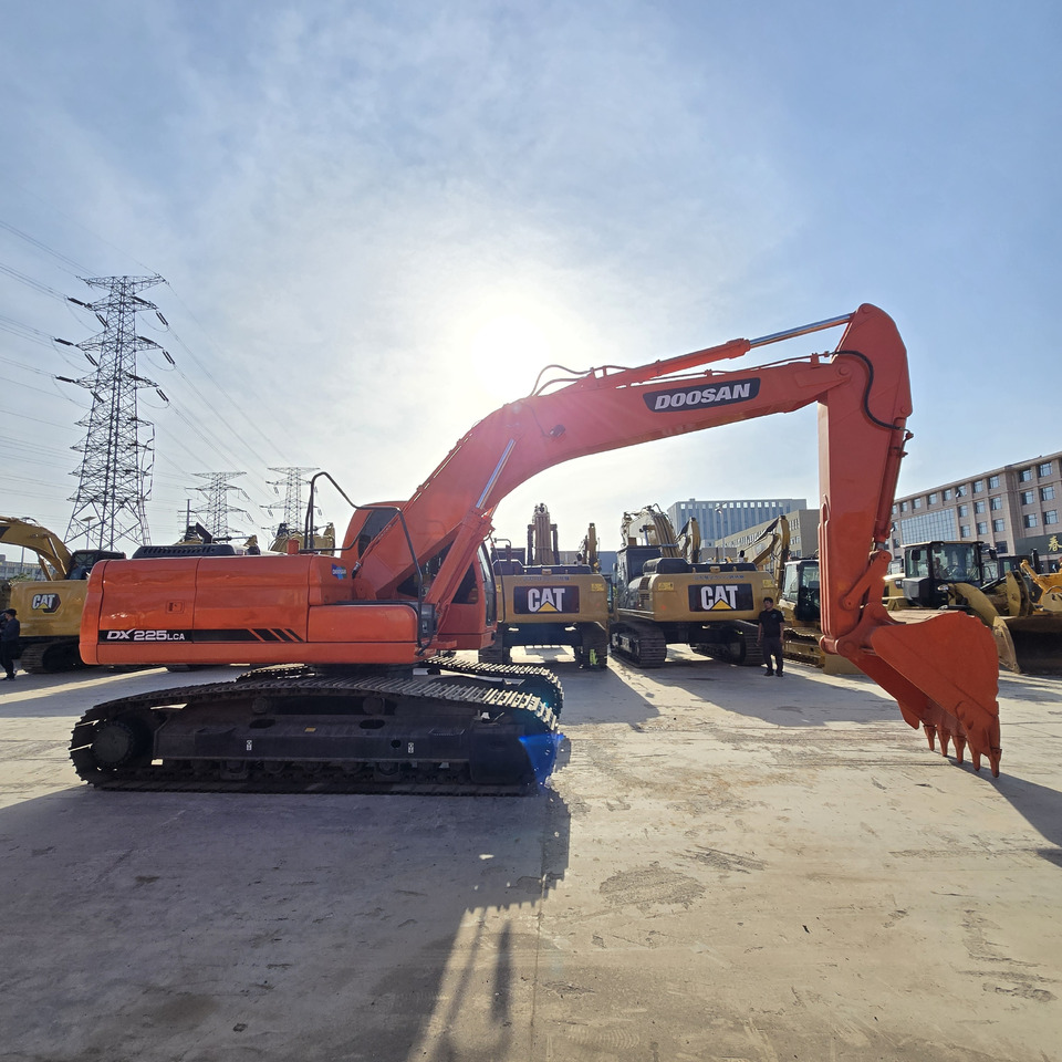 DOOSAN DX225LCA - Excavadora de cadenas: foto 2 DOOSAN DX225LCA - Excavadora de cadenas: foto 2