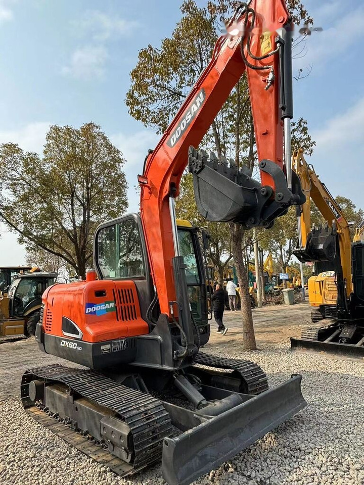Doosan DX60 - Miniexcavadora: foto 3 Doosan DX60 - Miniexcavadora: foto 3