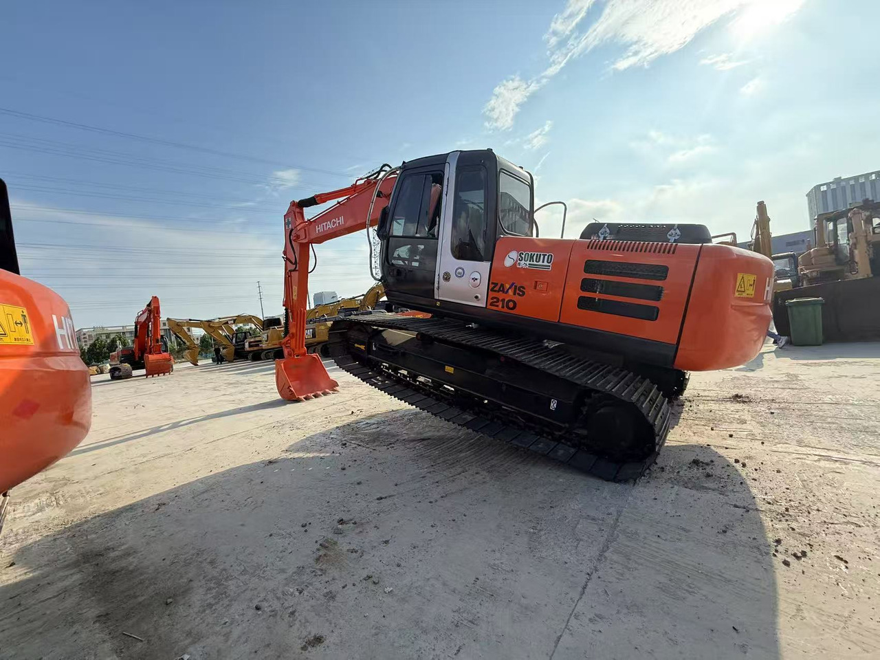 HITACHI ZX210 - Excavadora de cadenas: foto 1 HITACHI ZX210 - Excavadora de cadenas: foto 1