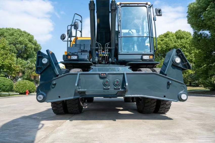 HYUNDAI HW210 - Excavadora de ruedas: foto 4 HYUNDAI HW210 - Excavadora de ruedas: foto 4