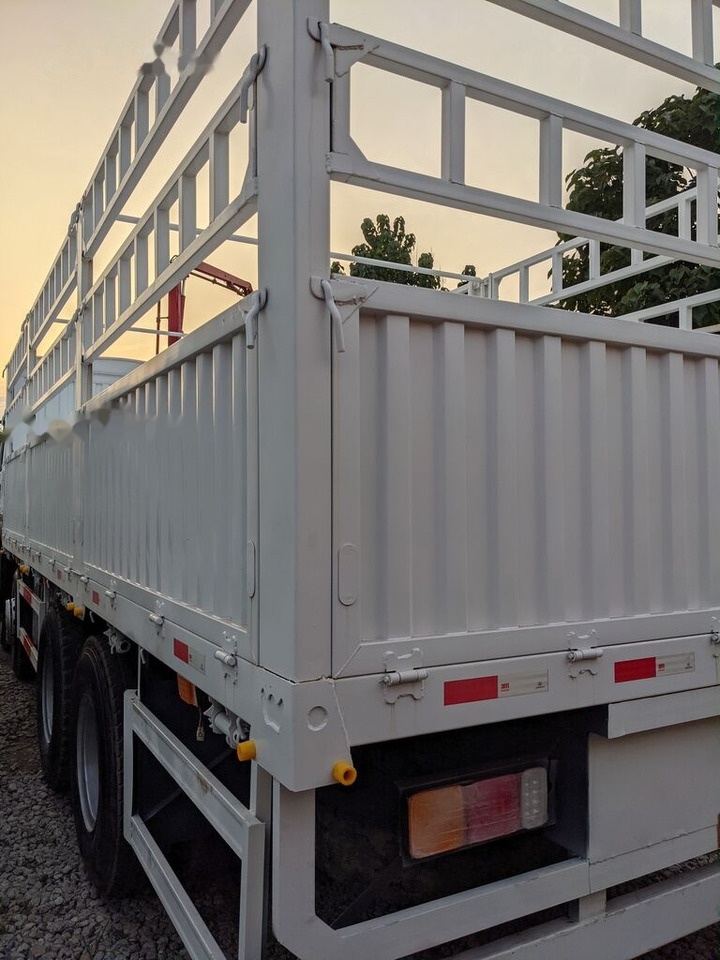 Howo 375 - Camión caja abierta: foto 5 Howo 375 - Camión caja abierta: foto 5