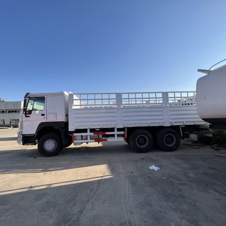 Camión caja abierta Howo 6*4 flatbed truck: foto 7