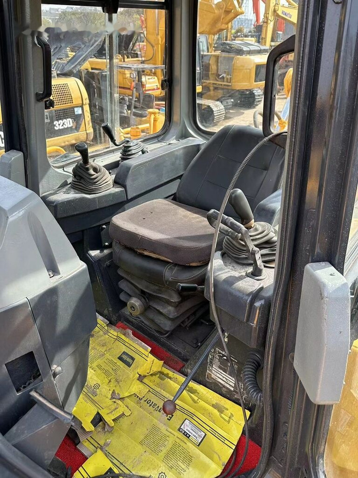 Komatsu D155A-5 - Bulldozer: foto 3 Komatsu D155A-5 - Bulldozer: foto 3
