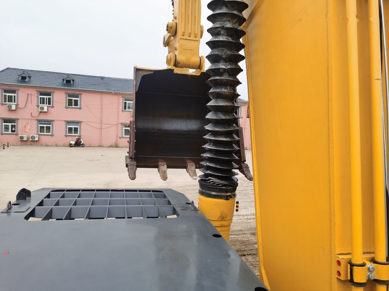 Komatsu PC450-8 - Excavadora de cadenas: foto 1 Komatsu PC450-8 - Excavadora de cadenas: foto 1