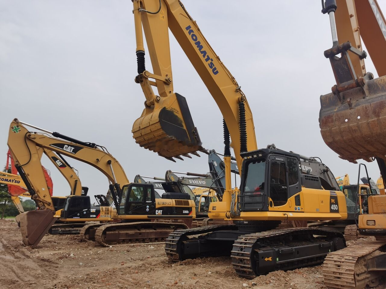 Komatsu PC450-8 - Excavadora de cadenas: foto 2 Komatsu PC450-8 - Excavadora de cadenas: foto 2