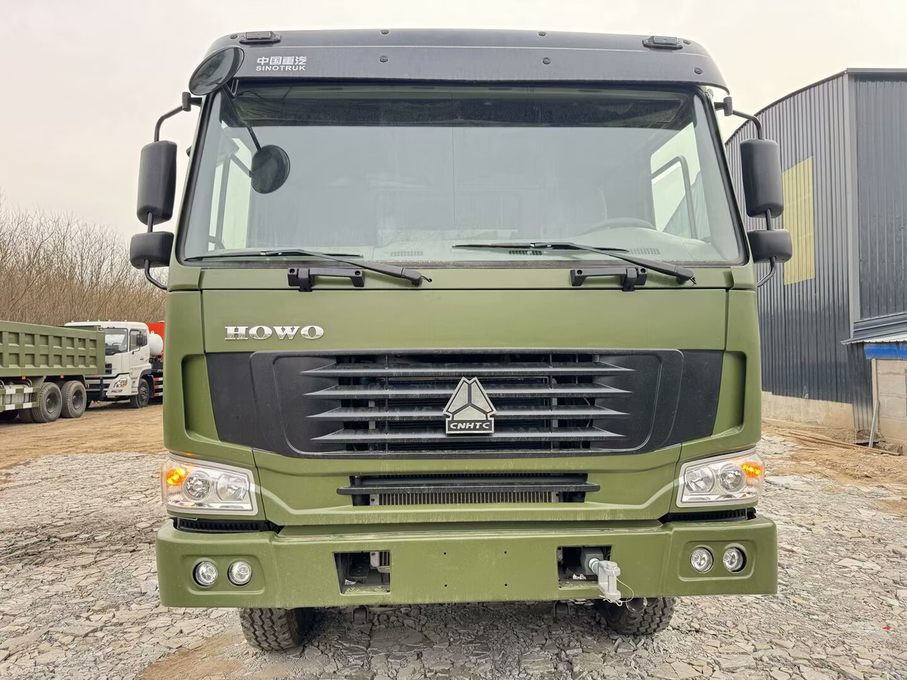 SINOTRUK HOWO 6x4 - Camión volquete: foto 3 SINOTRUK HOWO 6x4 - Camión volquete: foto 3