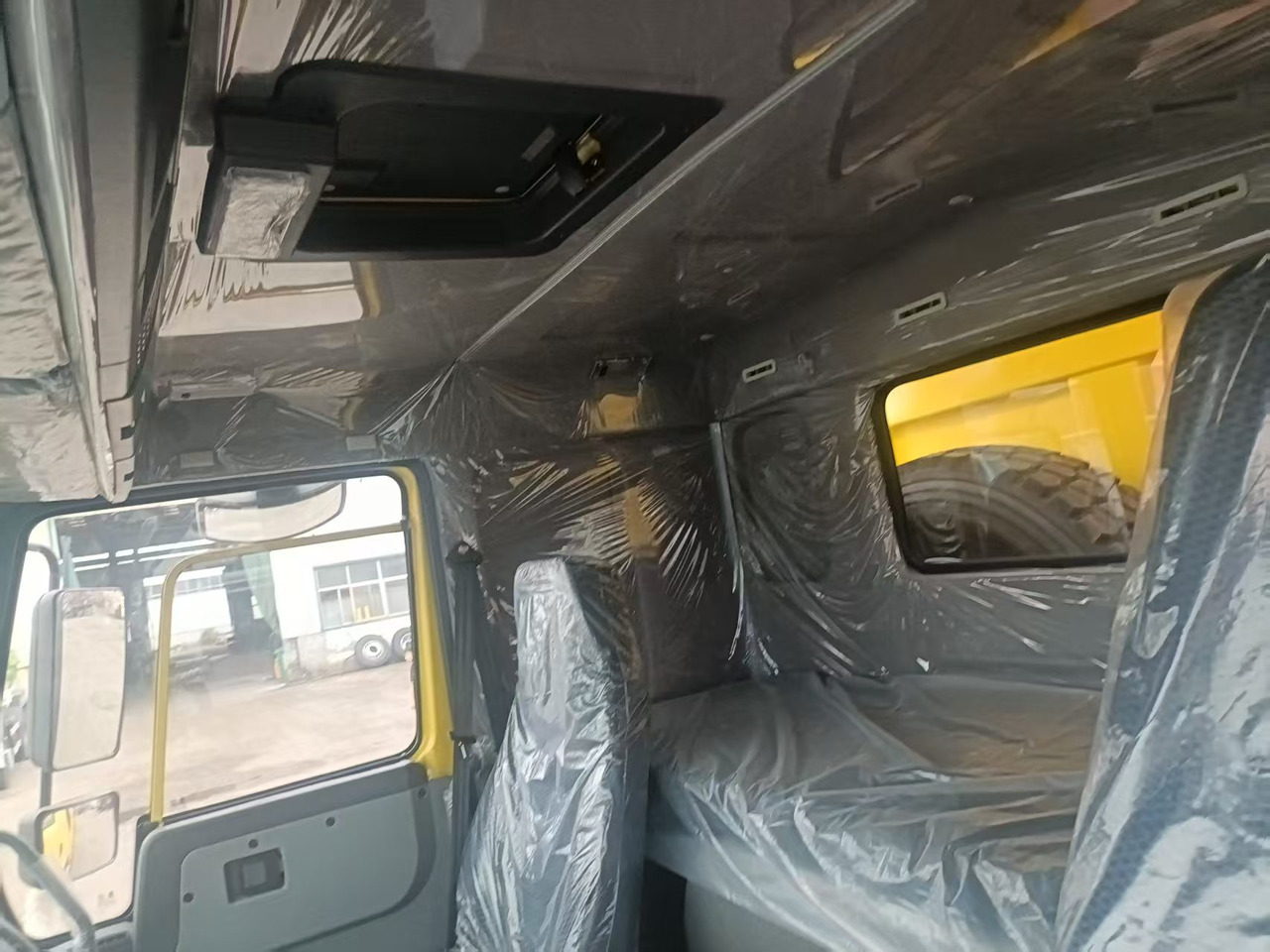 Camión volquete SINOTRUK HOWO 6x4: foto 11 Camión volquete SINOTRUK HOWO 6x4: foto 11