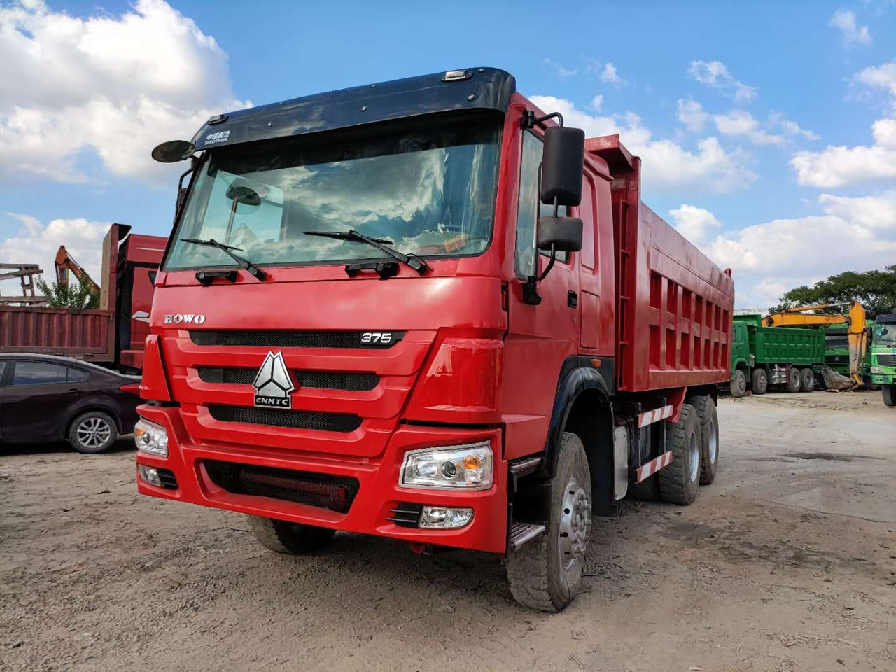SINOTRUK HOWO 6x4 - Camión volquete: foto 1 SINOTRUK HOWO 6x4 - Camión volquete: foto 1
