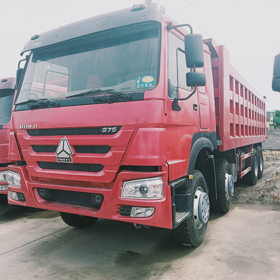 SINOTRUK HOWO - Camión volquete: foto 1 SINOTRUK HOWO - Camión volquete: foto 1