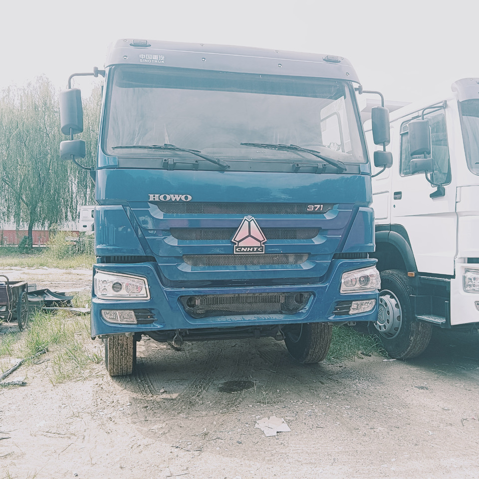 SINOTRUK HOWO - Camión volquete: foto 2 SINOTRUK HOWO - Camión volquete: foto 2