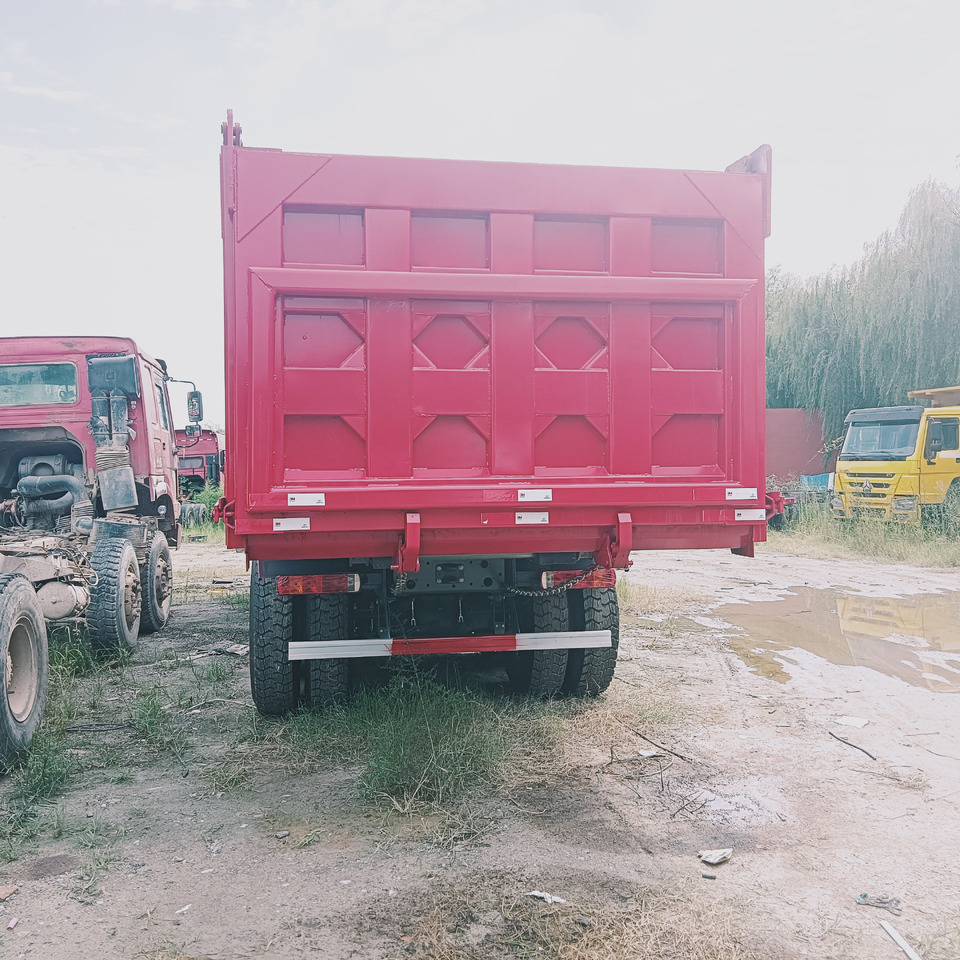 Camión volquete SINOTRUK HOWO: foto 7