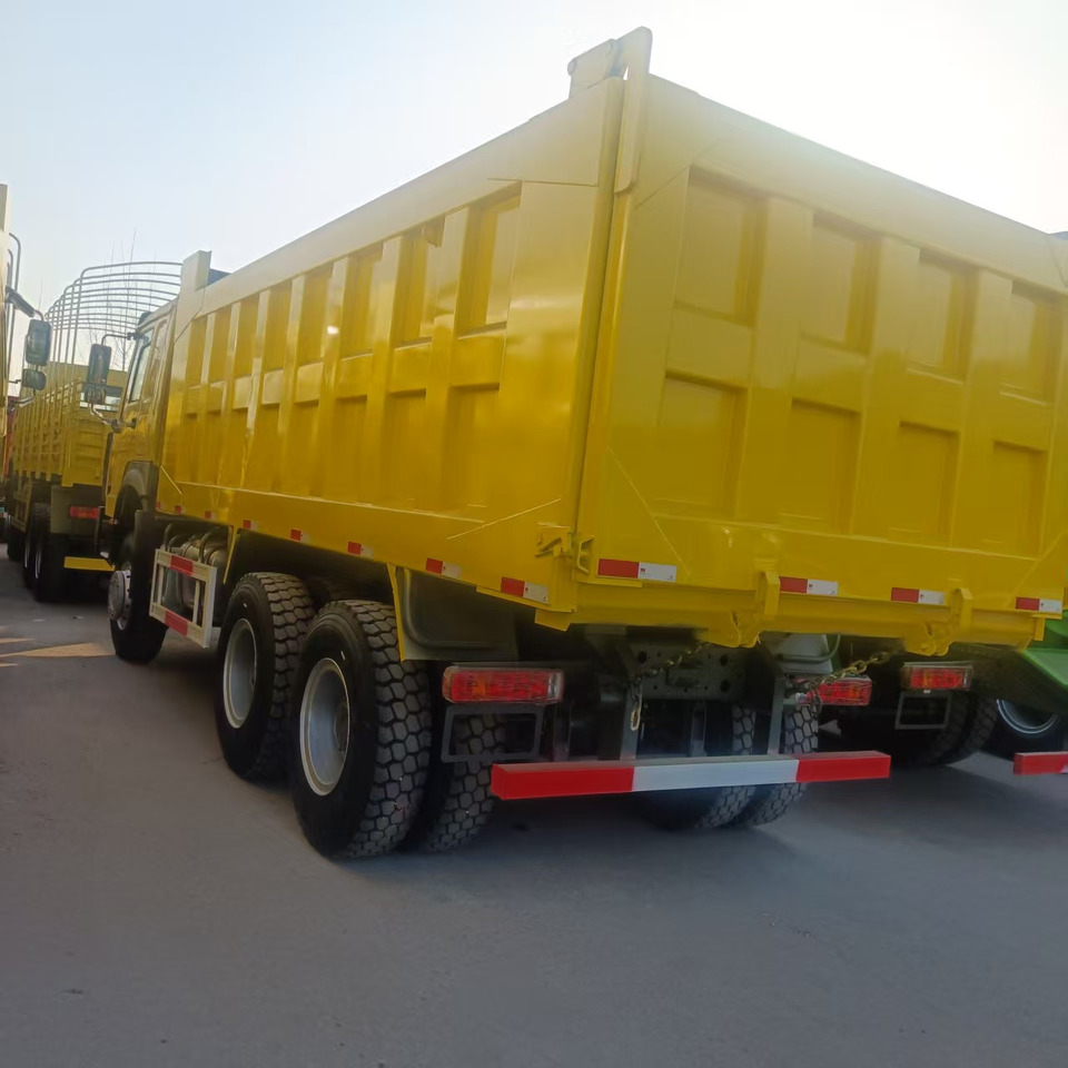 SINOTRUK HOWO - Camión volquete: foto 4 SINOTRUK HOWO - Camión volquete: foto 4