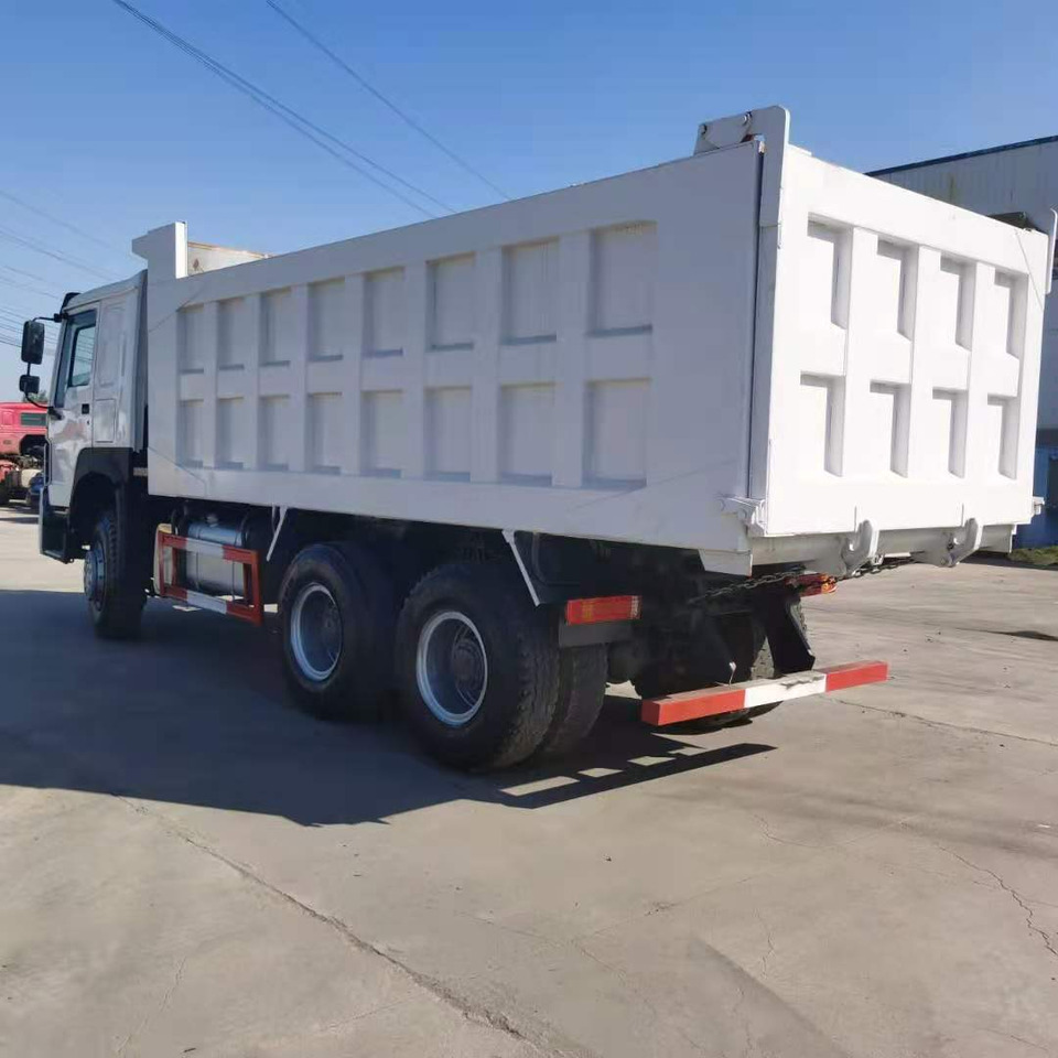 SINOTRUK HOWO - Camión volquete: foto 3 SINOTRUK HOWO - Camión volquete: foto 3