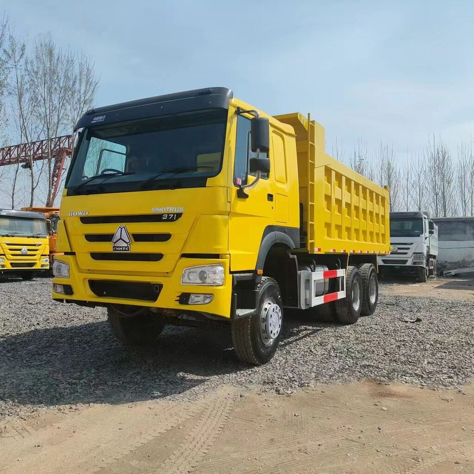 Sinotruk Howo 6*4 Right hand drive - Camión volquete: foto 1 Sinotruk Howo 6*4 Right hand drive - Camión volquete: foto 1