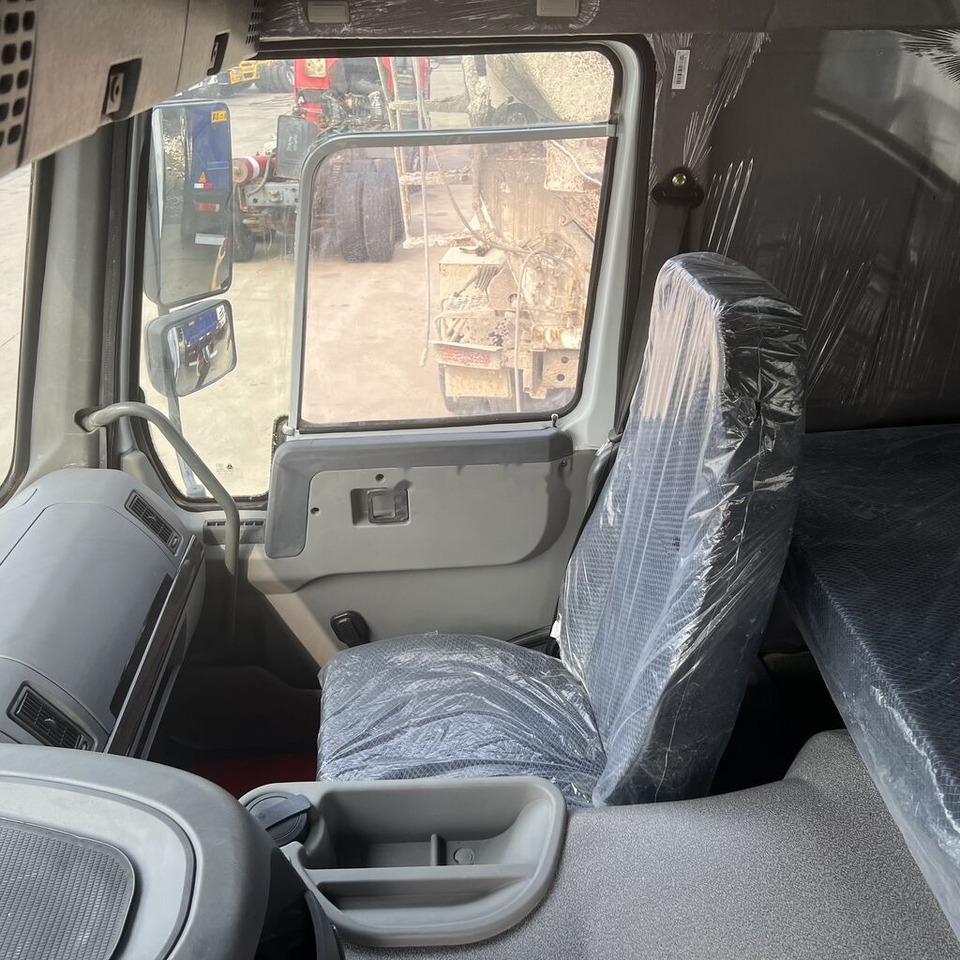 Sinotruk Howo - Camión volquete: foto 4 Sinotruk Howo - Camión volquete: foto 4