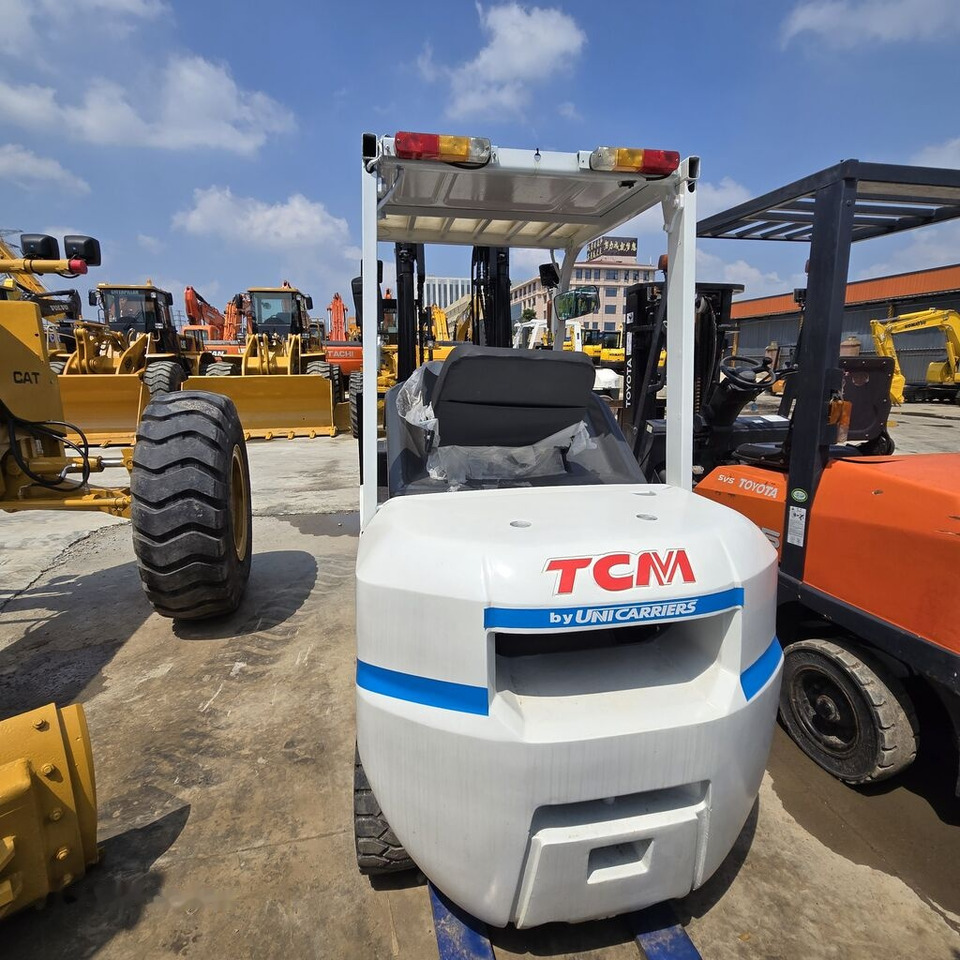 TCM FD30 - Carretilla elevadora diésel: foto 1 TCM FD30 - Carretilla elevadora diésel: foto 1