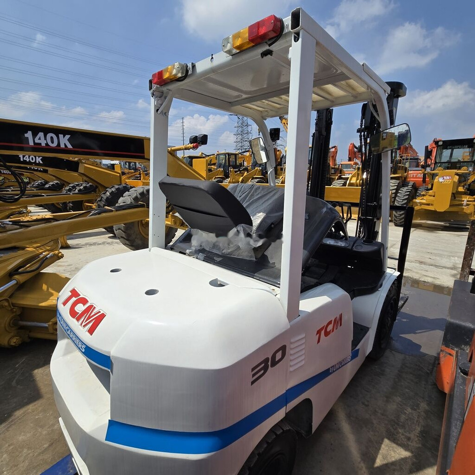 TCM FD30 - Carretilla elevadora diésel: foto 3 TCM FD30 - Carretilla elevadora diésel: foto 3