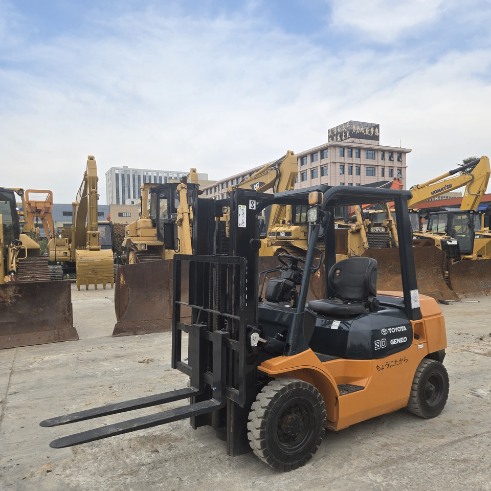 Toyota FD30 - Carretilla elevadora diésel: foto 3 Toyota FD30 - Carretilla elevadora diésel: foto 3