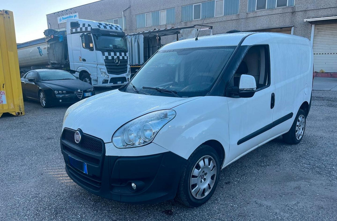 Fiat Doblò 1.3 Multijet 135 cv - Furgoneta pequeña: foto 1 Fiat Doblò 1.3 Multijet 135 cv - Furgoneta pequeña: foto 1