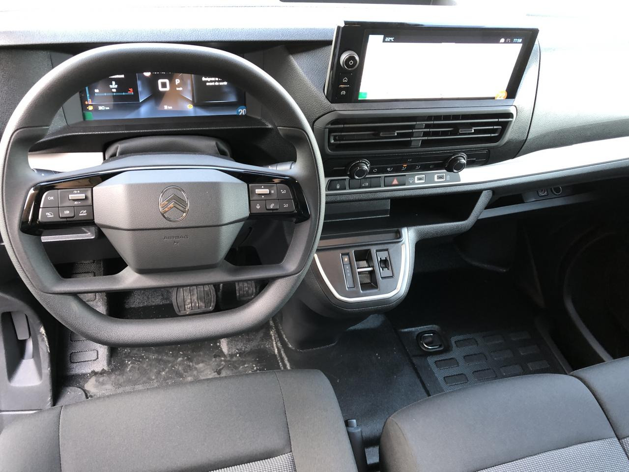 CITROEN Jumpy M 2.0 BlueHDi - 180 S&S - BV EAT8 III FOURGON . PHASE 2 - Furgón: foto 4 CITROEN Jumpy M 2.0 BlueHDi - 180 S&S - BV EAT8 III FOURGON . PHASE 2 - Furgón: foto 4