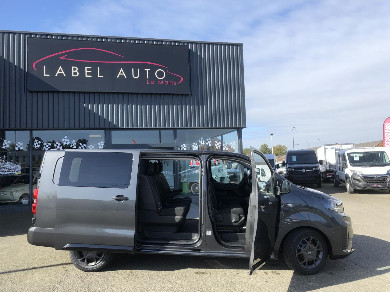 CITROEN Jumpy XL 2.0 BlueHDi - 180 S&S - BV EAT8 III CABINE APPROFONDIE Cabine approfondie Fixe PHASE 2 - Furgón: foto 3 CITROEN Jumpy XL 2.0 BlueHDi - 180 S&S - BV EAT8 III CABINE APPROFONDIE Cabine approfondie Fixe PHASE 2 - Furgón: foto 3