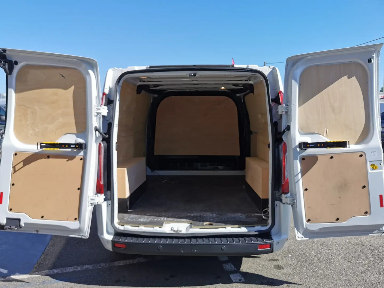 Ford Transit Custom 280 L1H1 2.0 ECOBLUE 130 S&S TREND BUSINESS BVA6 - Furgón: foto 3 Ford Transit Custom 280 L1H1 2.0 ECOBLUE 130 S&S TREND BUSINESS BVA6 - Furgón: foto 3