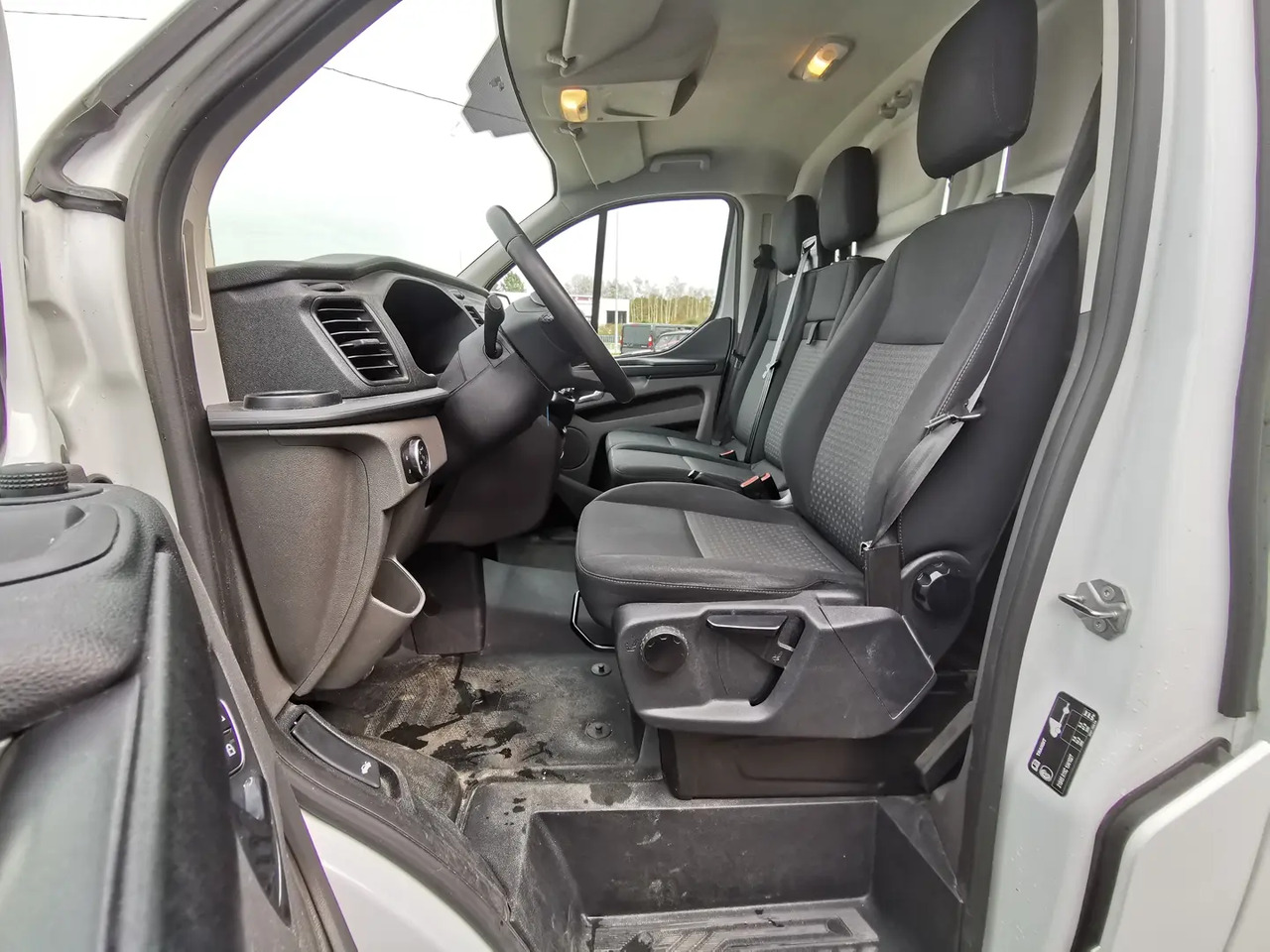Ford Transit Custom 300 L2H1 2.0 ECOBLUE 130 HYBRID TREND BUSINESS - Furgón: foto 5 Ford Transit Custom 300 L2H1 2.0 ECOBLUE 130 HYBRID TREND BUSINESS - Furgón: foto 5