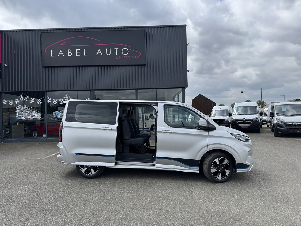 Ford Transit Custom 320 L1H1 2.0 ECOBLUE 170CH CABINE APPROFONDIE SPORT BVA8 - Furgoneta combi: foto 1 Ford Transit Custom 320 L1H1 2.0 ECOBLUE 170CH CABINE APPROFONDIE SPORT BVA8 - Furgoneta combi: foto 1