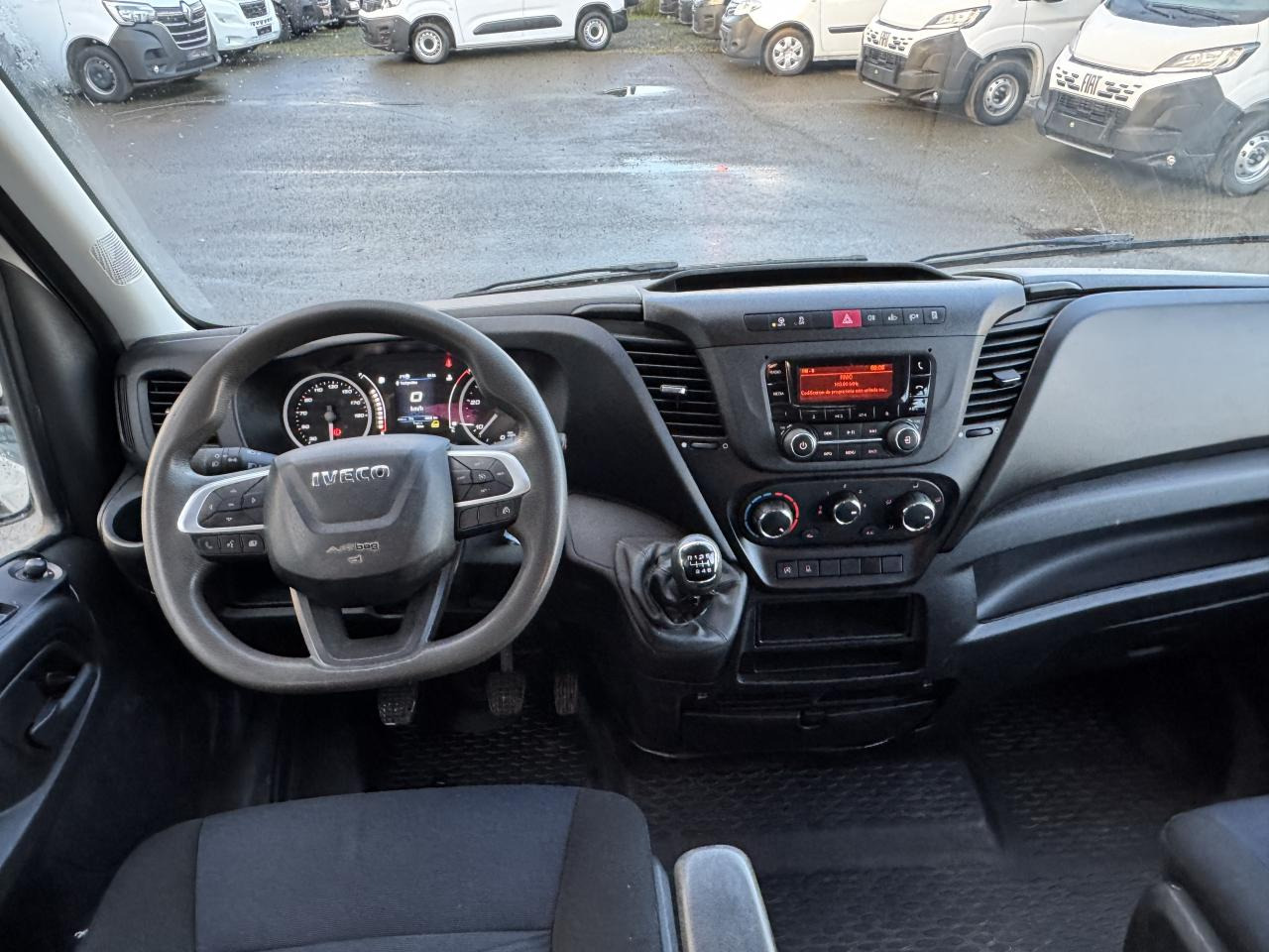 IVECO DAILY 35C14 BENNE COFFRE DOUBLE CABINE RJ 6 places - Furgoneta basculante, Furgoneta combi: foto 4 IVECO DAILY 35C14 BENNE COFFRE DOUBLE CABINE RJ 6 places - Furgoneta basculante, Furgoneta combi: foto 4