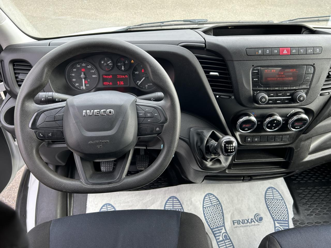 IVECO Daily 35 C 14 S&S (Quad-Leaf) CHASSIS CABINE 2014 35C/35S Chassis cabine 35 C Epmt.3.75 PHASE 3 - Furgoneta basculante: foto 4 IVECO Daily 35 C 14 S&S (Quad-Leaf) CHASSIS CABINE 2014 35C/35S Chassis cabine 35 C Epmt.3.75 PHASE 3 - Furgoneta basculante: foto 4
