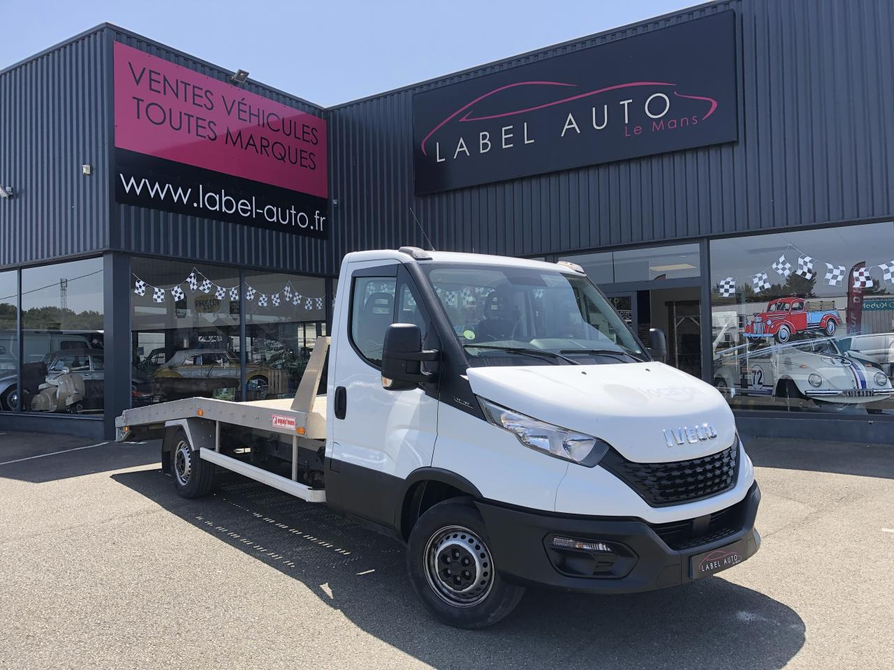 Iveco Daily IVECO PORTE VOITURE DEPANNEUSE 35 S 16 3L0 160 CH EMPATTEMENT 4100 PLATEAU FIX ALU EQUIP M - Camión portavehículos: foto 2 Iveco Daily IVECO PORTE VOITURE DEPANNEUSE 35 S 16 3L0 160 CH EMPATTEMENT 4100 PLATEAU FIX ALU EQUIP M - Camión portavehículos: foto 2