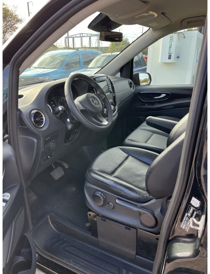 MERCEDES Vito Tourer Extra Long 3.2t 114 CDI BlueEfficiency - BVA 9G-Tronic TOURER - BM 447 Extra Long First - Furgoneta de pasajeros: foto 4 MERCEDES Vito Tourer Extra Long 3.2t 114 CDI BlueEfficiency - BVA 9G-Tronic TOURER - BM 447 Extra Long First - Furgoneta de pasajeros: foto 4