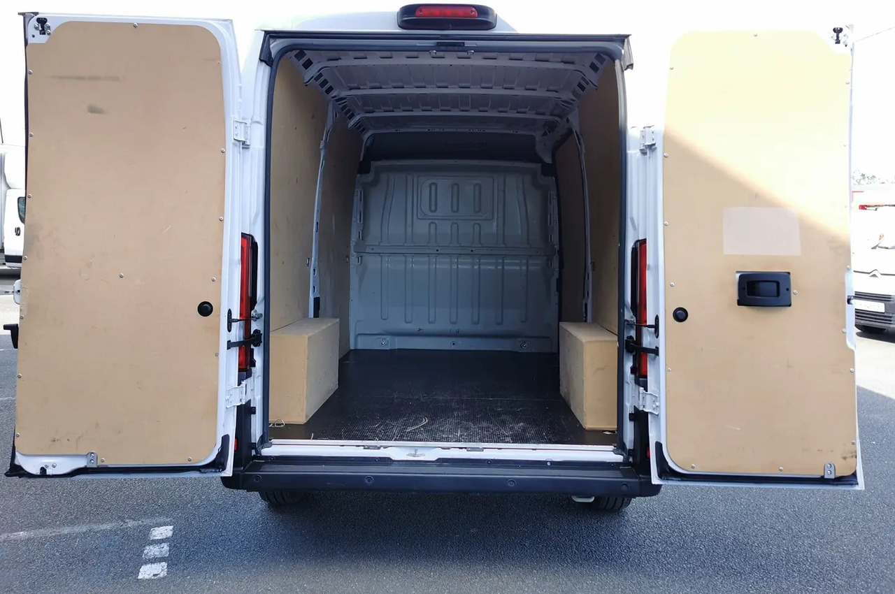Peugeot Boxer 333 L2H2 2.2 BLUEHDI S&S 140CH ASPHALT - Furgón: foto 3 Peugeot Boxer 333 L2H2 2.2 BLUEHDI S&S 140CH ASPHALT - Furgón: foto 3