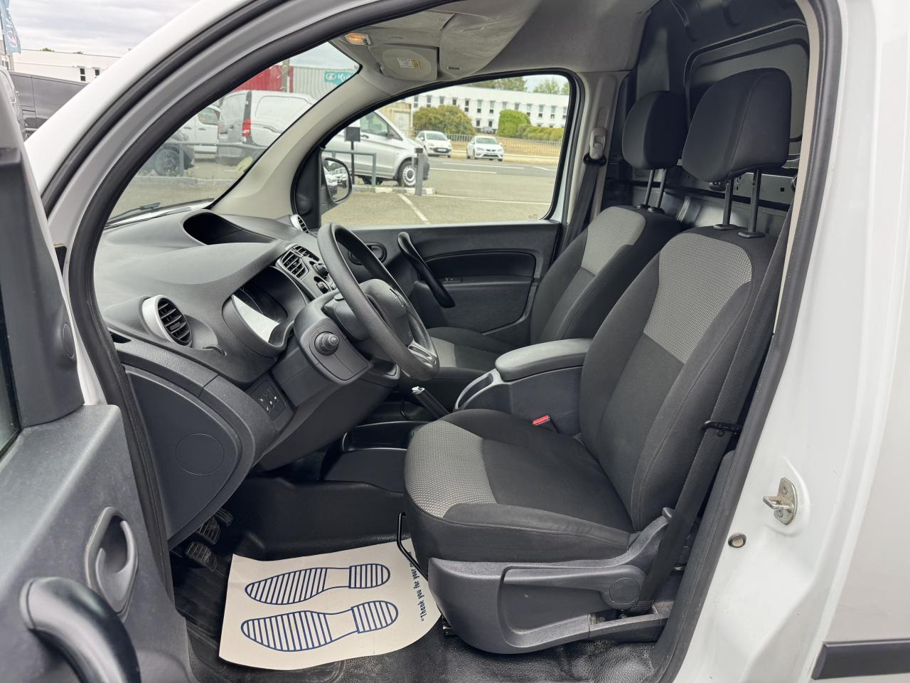 RENAULT KANGOO 1.5 DCI 80CH CONFORT - Furgón: foto 5 RENAULT KANGOO 1.5 DCI 80CH CONFORT - Furgón: foto 5