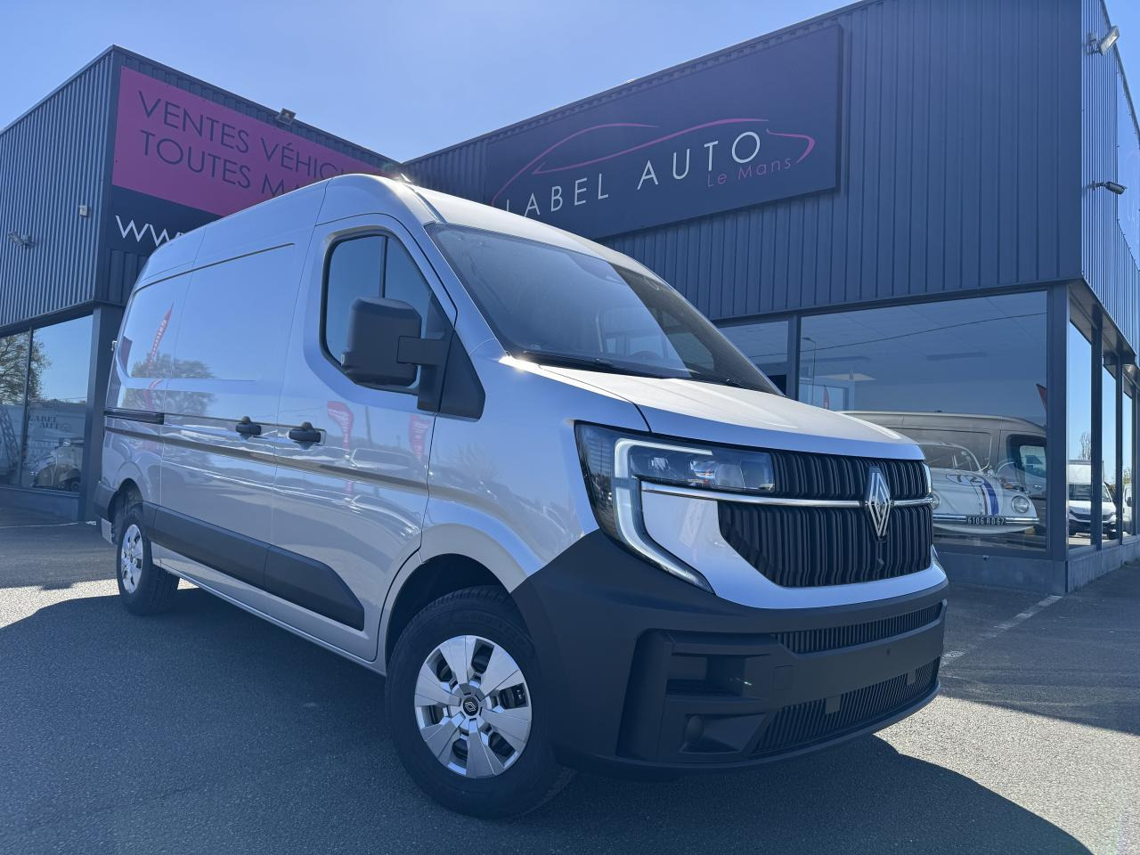 RENAULT Master Advance 3t3 L2H2 2.0 Blue dCi - 150 2025 IV FOURGON Fourgon L2H2 Traction - Furgón: foto 1 RENAULT Master Advance 3t3 L2H2 2.0 Blue dCi - 150 2025 IV FOURGON Fourgon L2H2 Traction - Furgón: foto 1