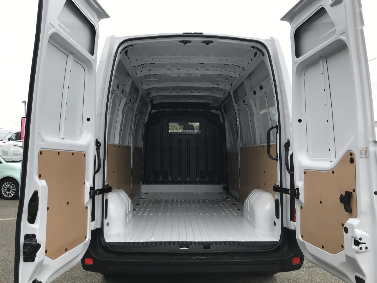 RENAULT Master Confort F3500 L3H2 2.3 Blue dCi - 135 III FOURGON Fourgon L3H2 Traction PHASE 3 - Furgón: foto 3 RENAULT Master Confort F3500 L3H2 2.3 Blue dCi - 135 III FOURGON Fourgon L3H2 Traction PHASE 3 - Furgón: foto 3