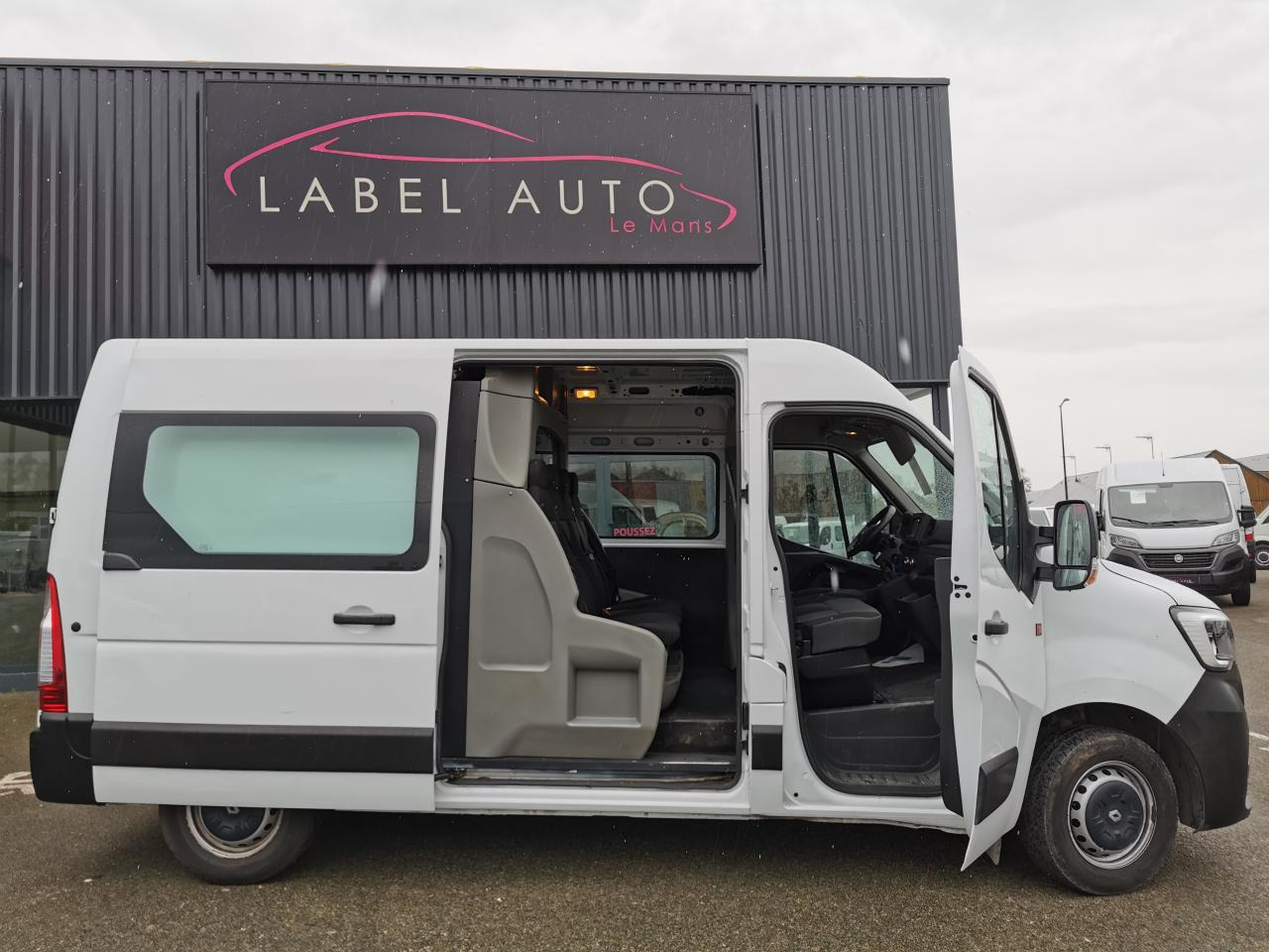 RENAULT Master Grand Confort F3500 L2H2 2.3 Blue dCi - 150 Euro 6e  III CABINE APPROFONDIE Cabine approfondi - Furgón: foto 3 RENAULT Master Grand Confort F3500 L2H2 2.3 Blue dCi - 150 Euro 6e  III CABINE APPROFONDIE Cabine approfondi - Furgón: foto 3