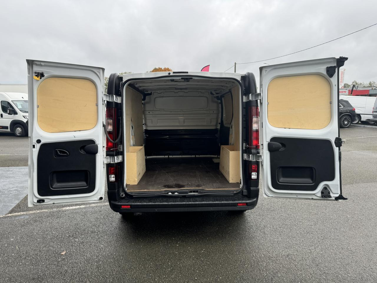 RENAULT TRAFIC L1H1 2.0 DCI 110CH FRIGORIFIQUE - Furgón: foto 3 RENAULT TRAFIC L1H1 2.0 DCI 110CH FRIGORIFIQUE - Furgón: foto 3