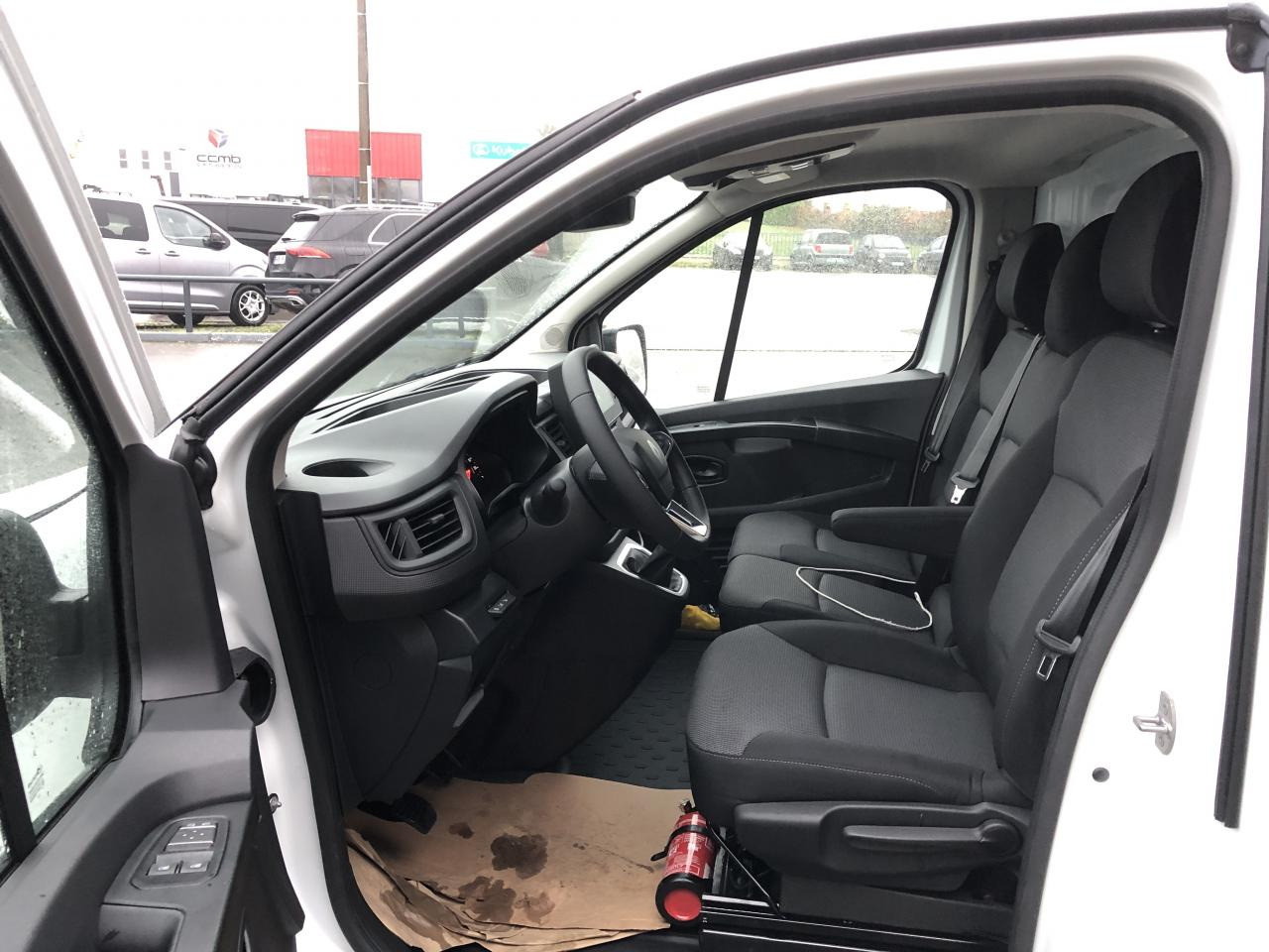 RENAULT Trafic L1H1 3000 Kg 2.0 Blue dCi - 150 - BVA 2025 III FOURGON Fourgon Advance L1H1 PHASE 3 - Furgón: foto 5 RENAULT Trafic L1H1 3000 Kg 2.0 Blue dCi - 150 - BVA 2025 III FOURGON Fourgon Advance L1H1 PHASE 3 - Furgón: foto 5