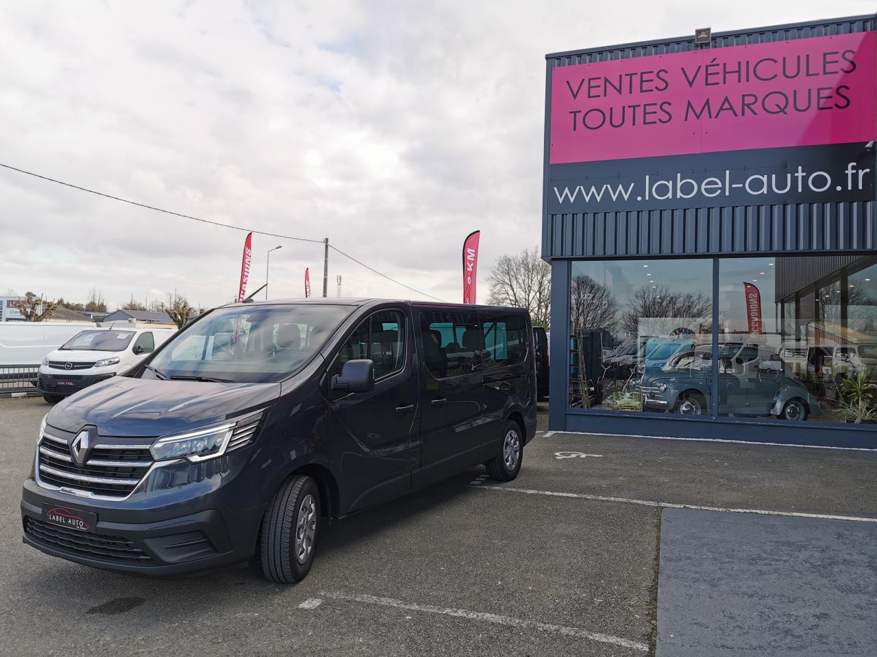 RENAULT Trafic L2 2.0 Energy dCi - 150 - S&S - BVA - 25 III COMBI Combi Grand Evolution L2H1 PHASE 3 - Furgoneta de pasajeros: foto 5 RENAULT Trafic L2 2.0 Energy dCi - 150 - S&S - BVA - 25 III COMBI Combi Grand Evolution L2H1 PHASE 3 - Furgoneta de pasajeros: foto 5