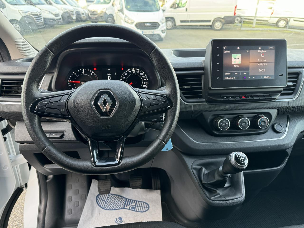 RENAULT Trafic L2H1 3000 Kg 2.0 Blue dCi - 130 III FOURGON Fourgon Grand Confort L2H1 PHASE 3 - Furgón: foto 4 RENAULT Trafic L2H1 3000 Kg 2.0 Blue dCi - 130 III FOURGON Fourgon Grand Confort L2H1 PHASE 3 - Furgón: foto 4