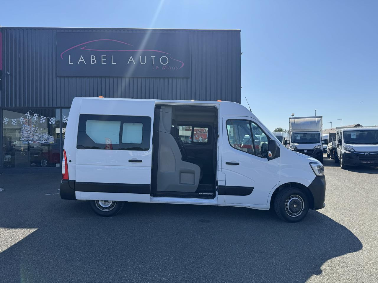 Renault Master 7 PLACES Confort F3300 L2H2 2.3 dCi - 135 III CABINE APPROFONDIE Cabine approfondie L2H2 Tra - Furgoneta combi: foto 1 Renault Master 7 PLACES Confort F3300 L2H2 2.3 dCi - 135 III CABINE APPROFONDIE Cabine approfondie L2H2 Tra - Furgoneta combi: foto 1