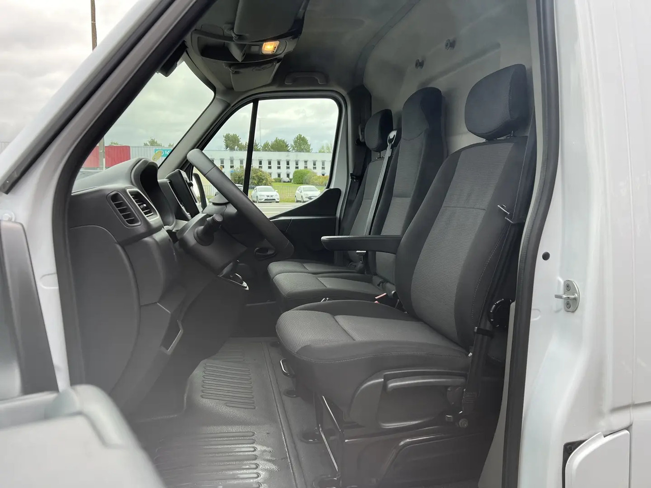 Renault Master F3300 L2H2 2.3 DCI 135CH CONFORT EURO6 - Furgón: foto 5 Renault Master F3300 L2H2 2.3 DCI 135CH CONFORT EURO6 - Furgón: foto 5