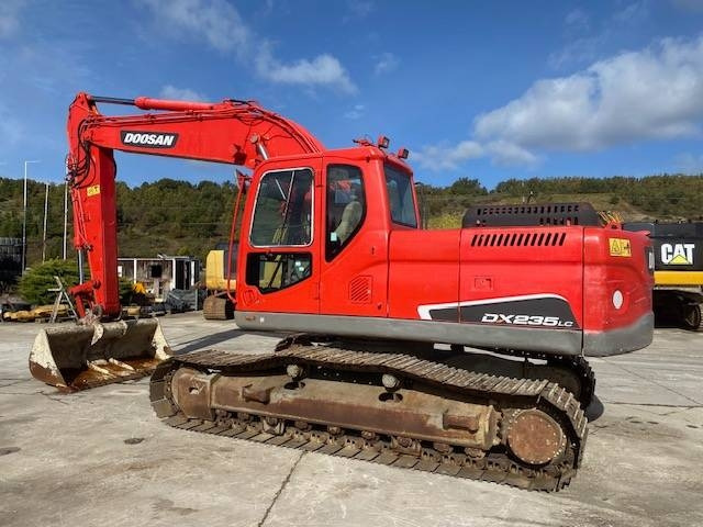 Doosan DX 235 LC - Excavadora de cadenas: foto 1 Doosan DX 235 LC - Excavadora de cadenas: foto 1