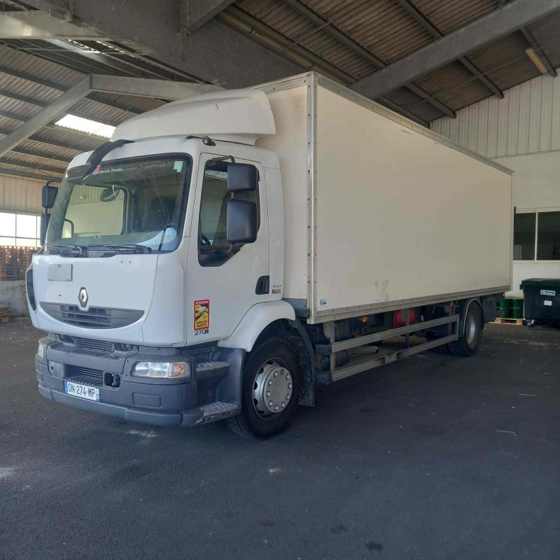 RENAULT MIDLUM 45M3 270 CV - Camión caja cerrada: foto 1 RENAULT MIDLUM 45M3 270 CV - Camión caja cerrada: foto 1
