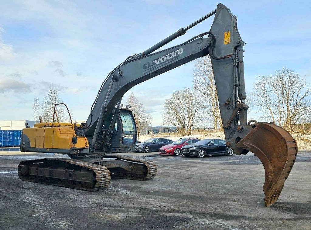 Excavadora de cadenas Volvo EC 240 LC: foto 6