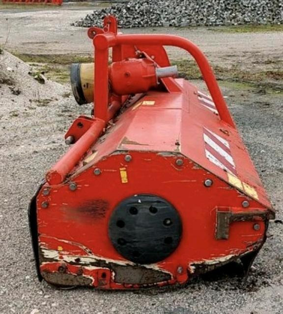 Desbrozadora de martillos Dücker PMK21 2017 Frontmulchgerät Mulcher Mulchgerät Traktor: foto 7 Desbrozadora de martillos Dücker PMK21 2017 Frontmulchgerät Mulcher Mulchgerät Traktor: foto 7