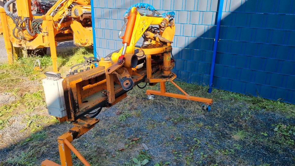 Dücker UNA Mähausleger 100 Böschungsmulcher Böschungsmäher Seitenmulcher Multicar Ladog Bucher Unimog - Desbrozadora de brazo: foto 3 Dücker UNA Mähausleger 100 Böschungsmulcher Böschungsmäher Seitenmulcher Multicar Ladog Bucher Unimog - Desbrozadora de brazo: foto 3